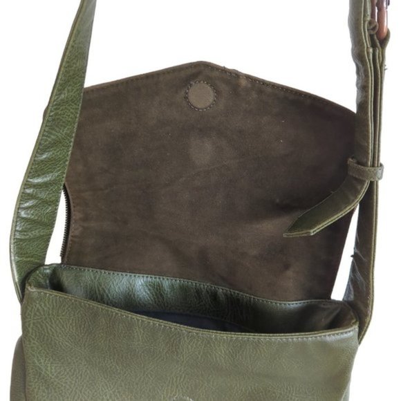 Matt & Nat Vegan Leather Messenger Bag - Picture 7 of 9